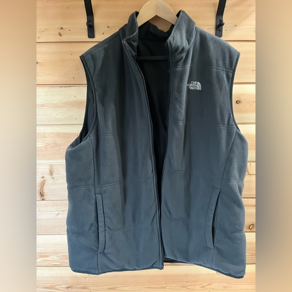 The North Face Men’s Reversible Vest Black / GraySize XL - Picture 4 of 9